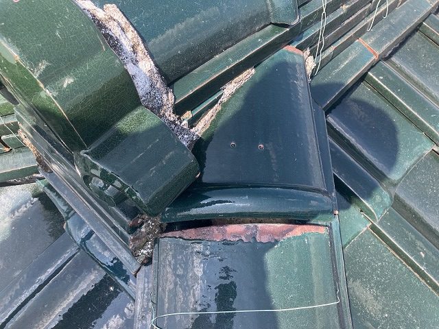 棟瓦に大きな隙間